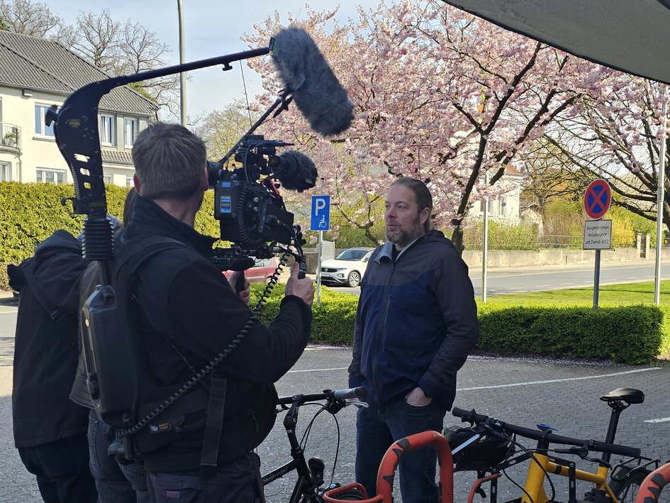 Ostfalia-Professor Felix Büsching im ZDF-Interviw