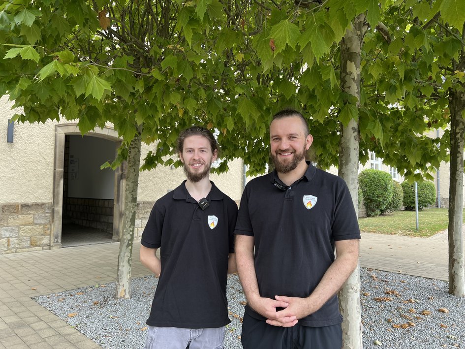 Lucas Dehmel und Lukas Bartenstein von Warden Robotics