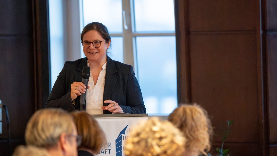 Podiumsdiskussion mit Prof. Dr. Sandra Verena Müller