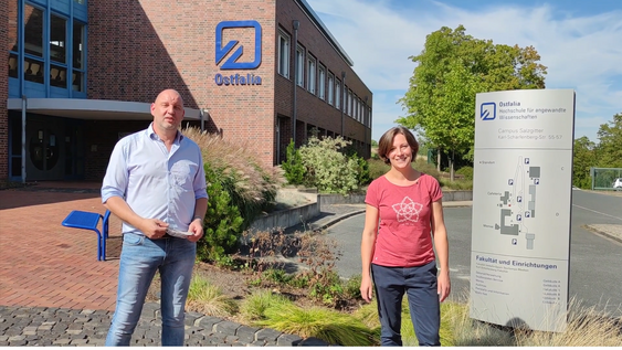 Two people at the Salzgitter campus
