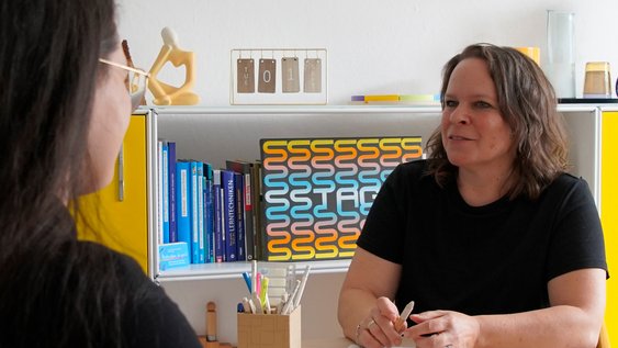 Als Lerncoachin berät Beate Busch Studierende an der Fakultät Informatik.