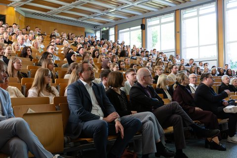 Abschlussfeier 2026 an der Ostfalia am Campus Salzgitter (öffnet Vergrößerung des Bildes)