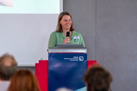 Foto von Prof. Kühl während ihres Vortrages.