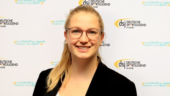 Portrait of Carolin Giffhorn