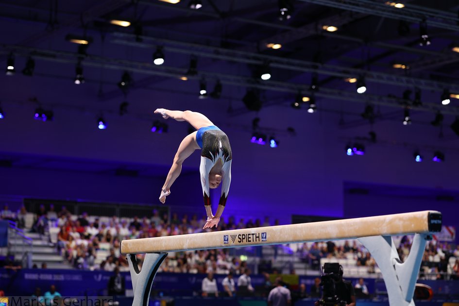 Alina am Schwebebalken im Rahmen der Rhine-Ruhr 2025 FISU World University Games. Foto: Markus Gerhard