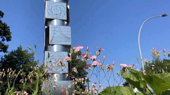 Studierende und Mitarbeitende der Ostfalia Hochschule im Austausch.