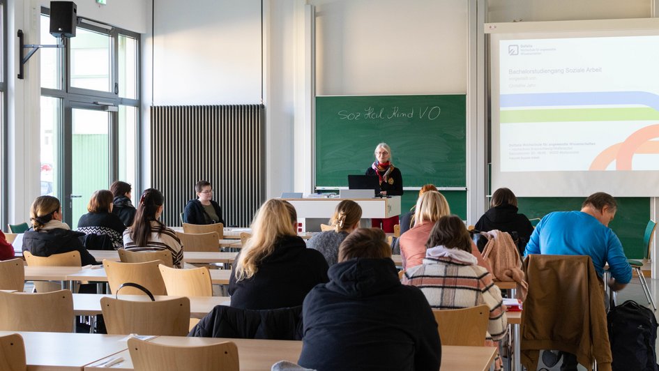 Infoveranstaltung mit Schülerinnengruppe