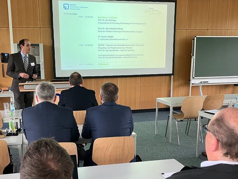 Dr. Carsten Steffin blickt als Vorsitzender zurück auf zehn Jahre Chemienetzwerk Harz. (öffnet Vergrößerung des Bildes)