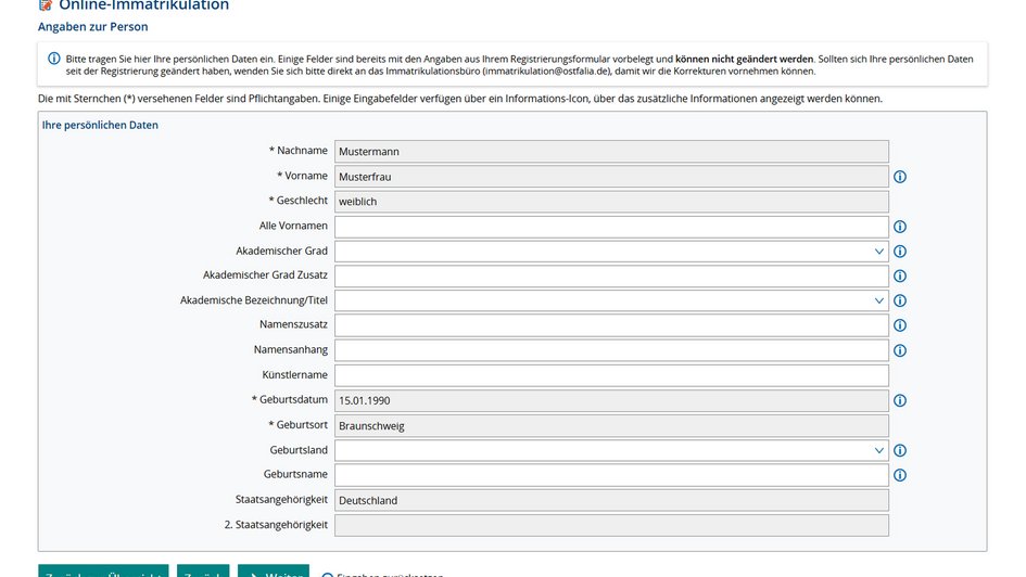 2. Bitte vervollständige deine Angaben zur Person und klicke auf "Weiter".