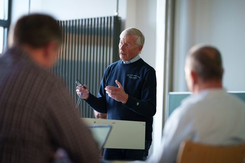Prof. Dr. Christoph Helm beim Auftakt der MINT-Offensive mit der Stiftung Kinder forschen an der Ostfalia Hochschule in Wolfenbüttel. (öffnet Vergrößerung des Bildes)