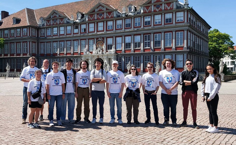 Pressefoto (Peter Stuwe/Ostfalia): Teilnehmerinnen und Teilnehmer der International Summer University in Wolfenbüttel.