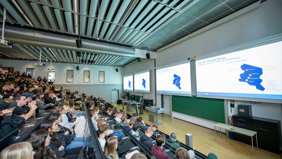 Hörsaal Erstsemesterbegrüßung Campus Wolfsburg