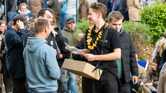 Menschen beim Campustag 2025 an der Ostfalia.