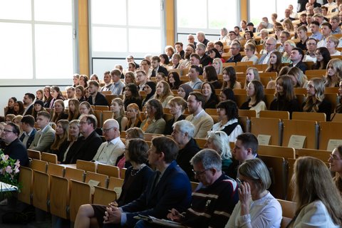 Abschlussfeier 2026 an der Ostfalia am Campus Salzgitter (öffnet Vergrößerung des Bildes)