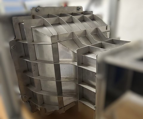 Beschleunigungsdüse für den ModellwindkanalFak. Maschinenbau - IKAMProf. Klinge (öffnet Vergrößerung des Bildes)