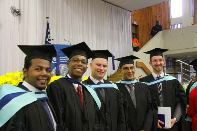 Graduierung deutscher und südafrikanischer Absolventen in M. Eng. Mechatronik an der NMMU.